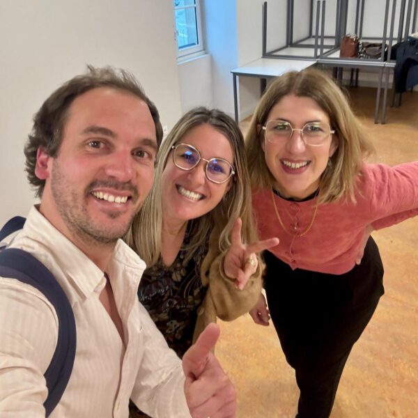 Photo avec l'équipe de l'office de tourisme de Figeac